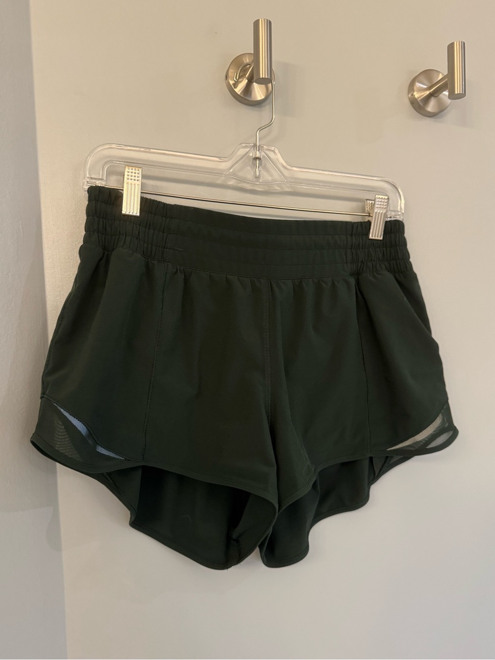Lululemon Hotty Hot HR 2.5” Short - Legacy Green